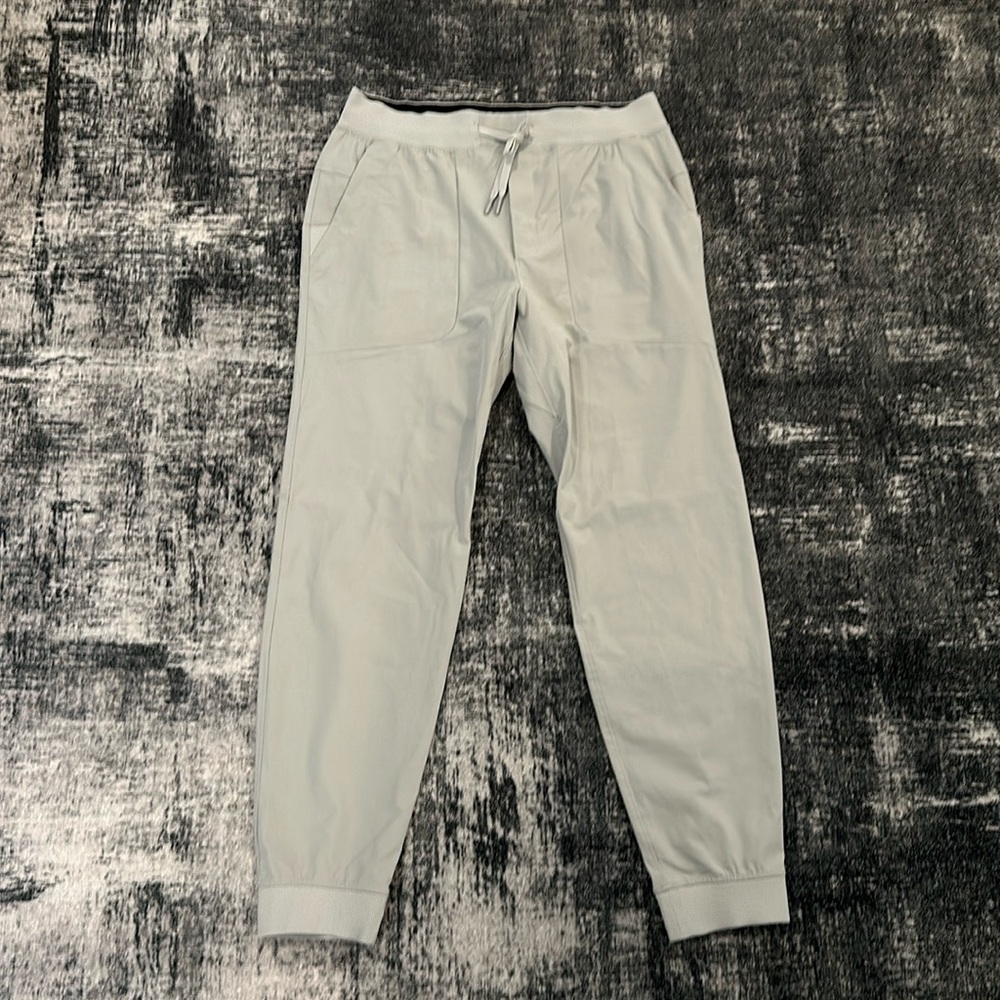 Lululemon ABC Jogger 30” Inseam Size Large in Silver Drop